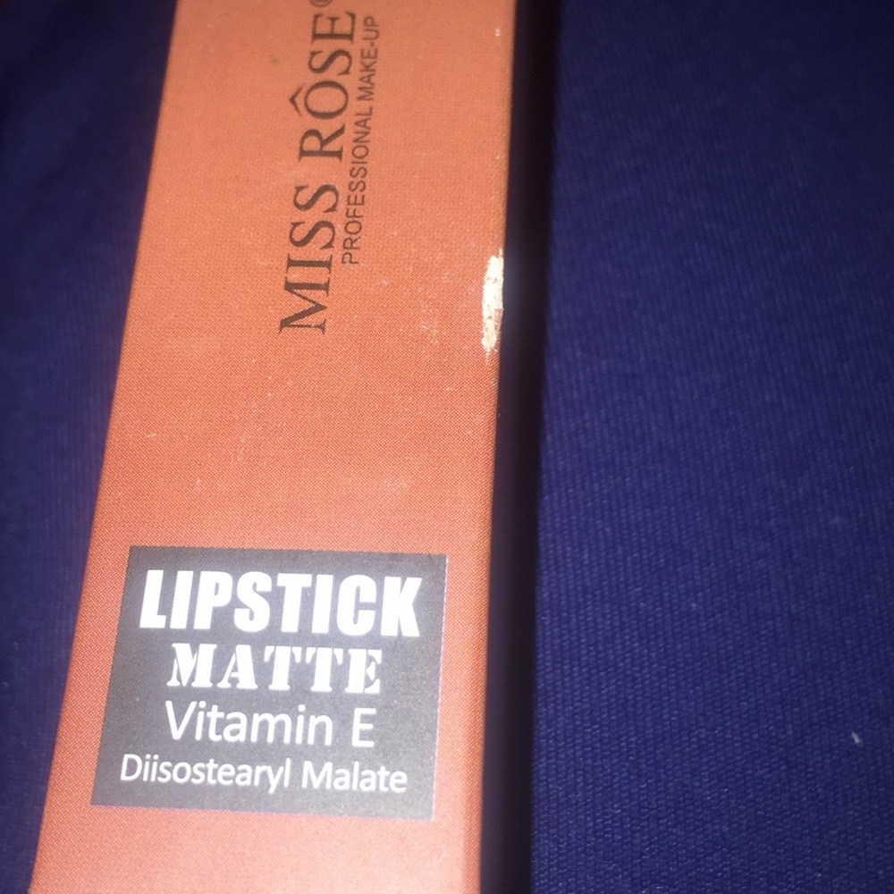 Matte Lipstick - Picture 4 of 4